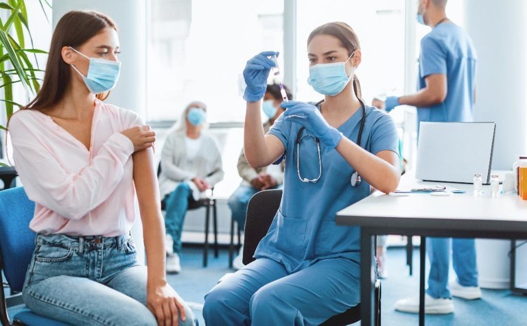 One-off MenB vaccination programme announced for school leavers and new university students