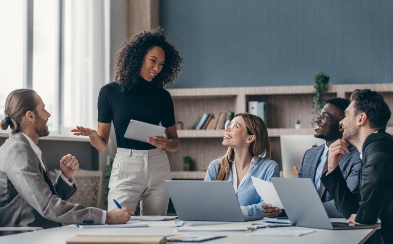 Should good leaders always be visible?
