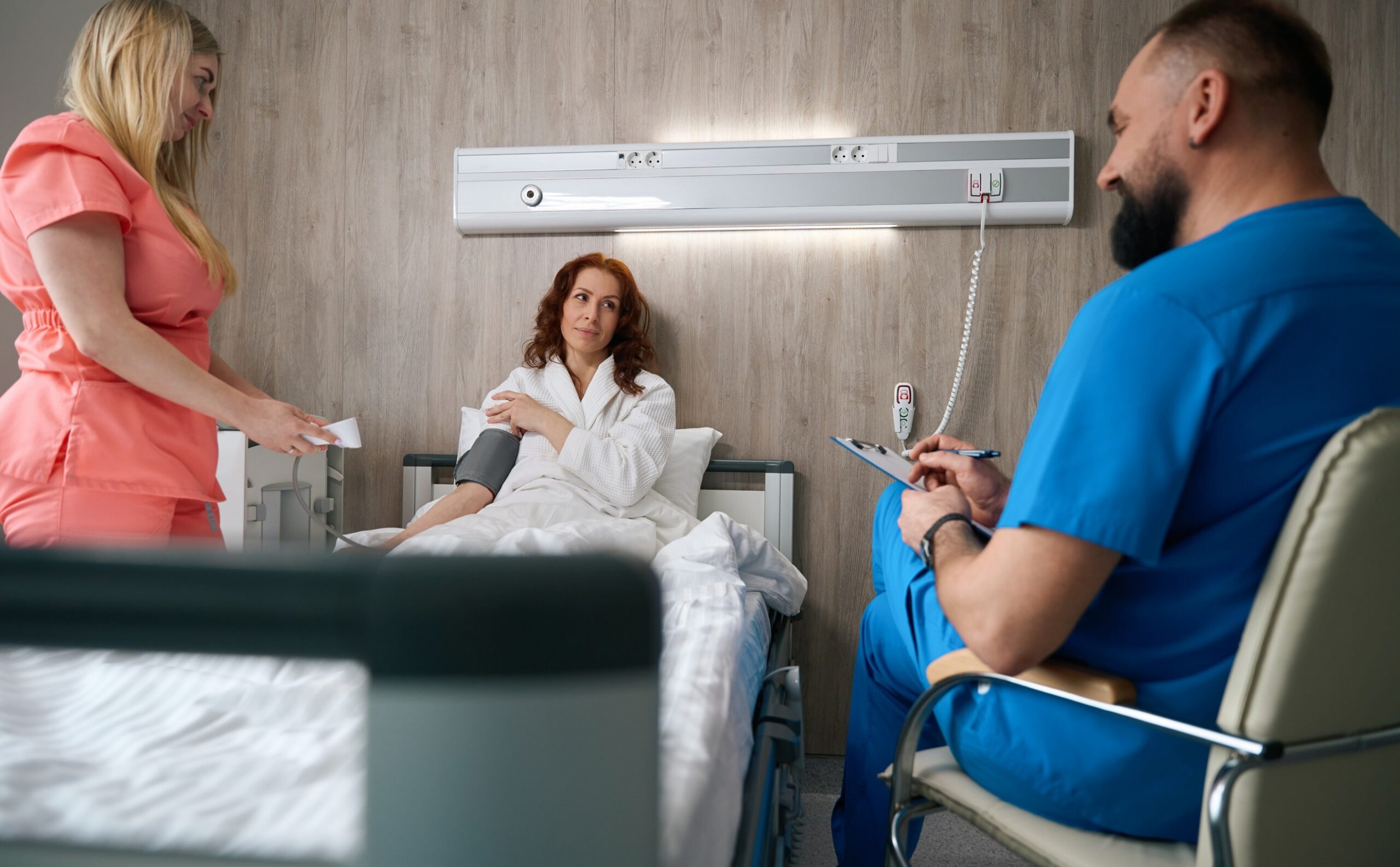 Hospital patient experiences improve but discharge concerns remain, CQC survey finds