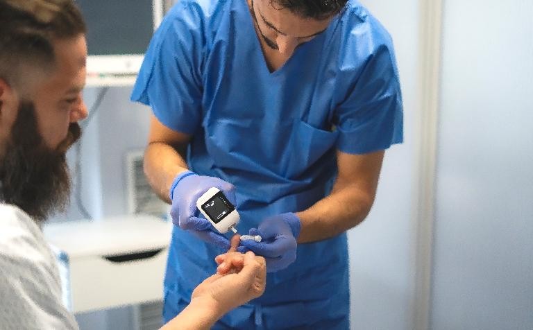 NHS to offer free high-street cholesterol tests in England