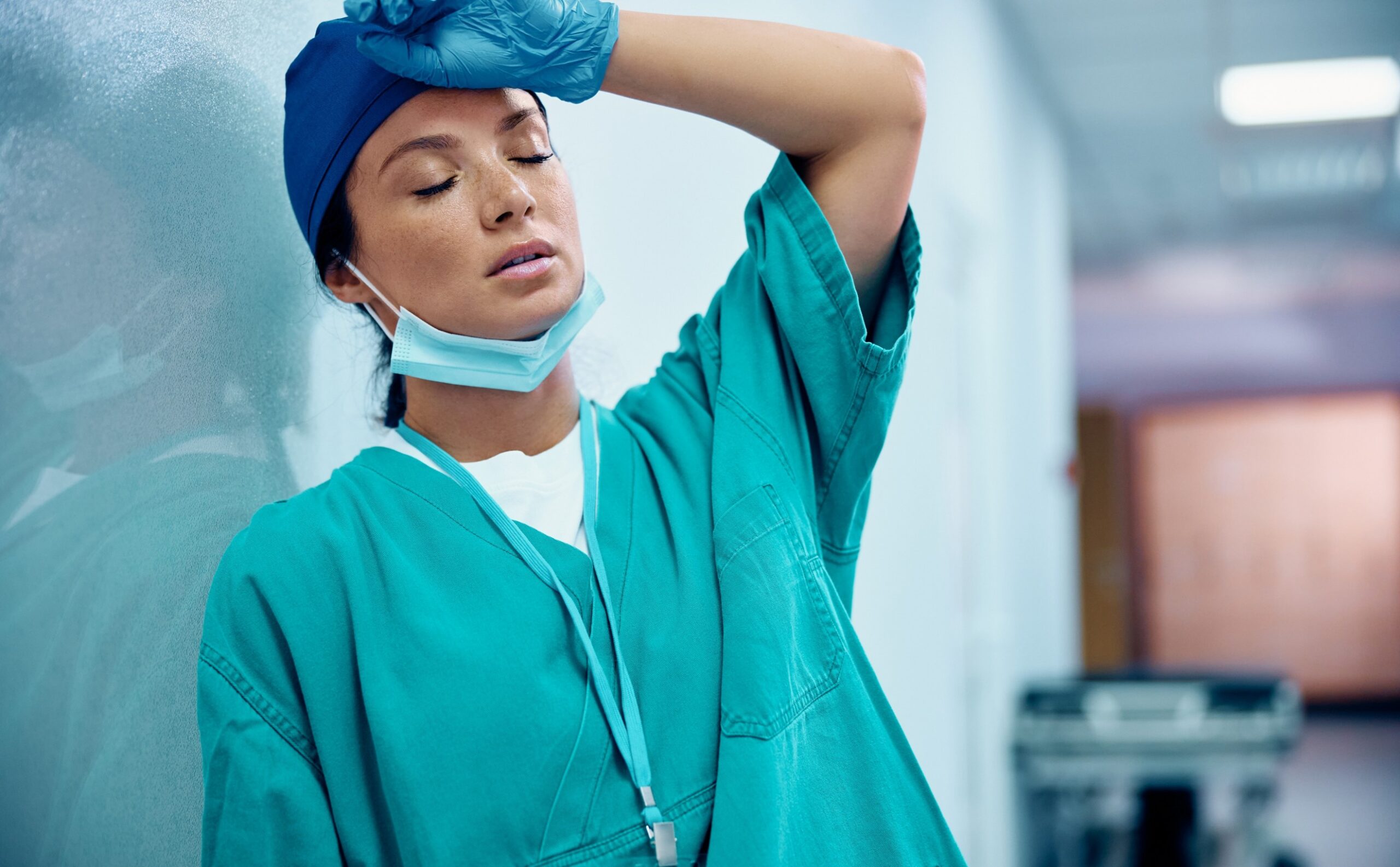 Nurses ‘Collapsing’ as NHS and Care Workplaces Reach Temperatures Above 30°C, RCN Warns
