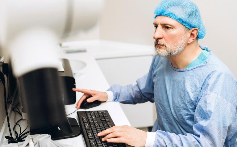NHS doctors set out blueprint to accelerate safe use of AI in healthcare