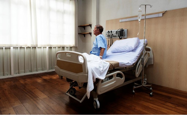Psychiatrist challenges NHS trust over single-sex ward policy
