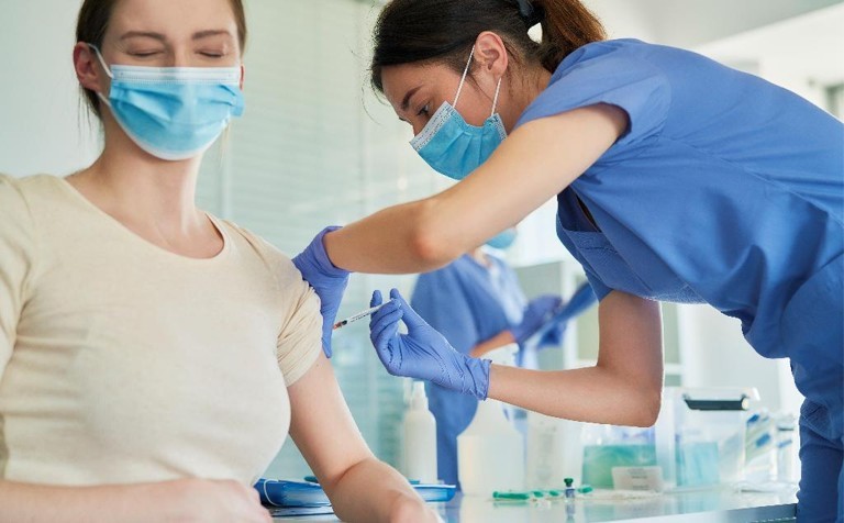 US medical groups issue their own vaccine guidance as federal system fractures